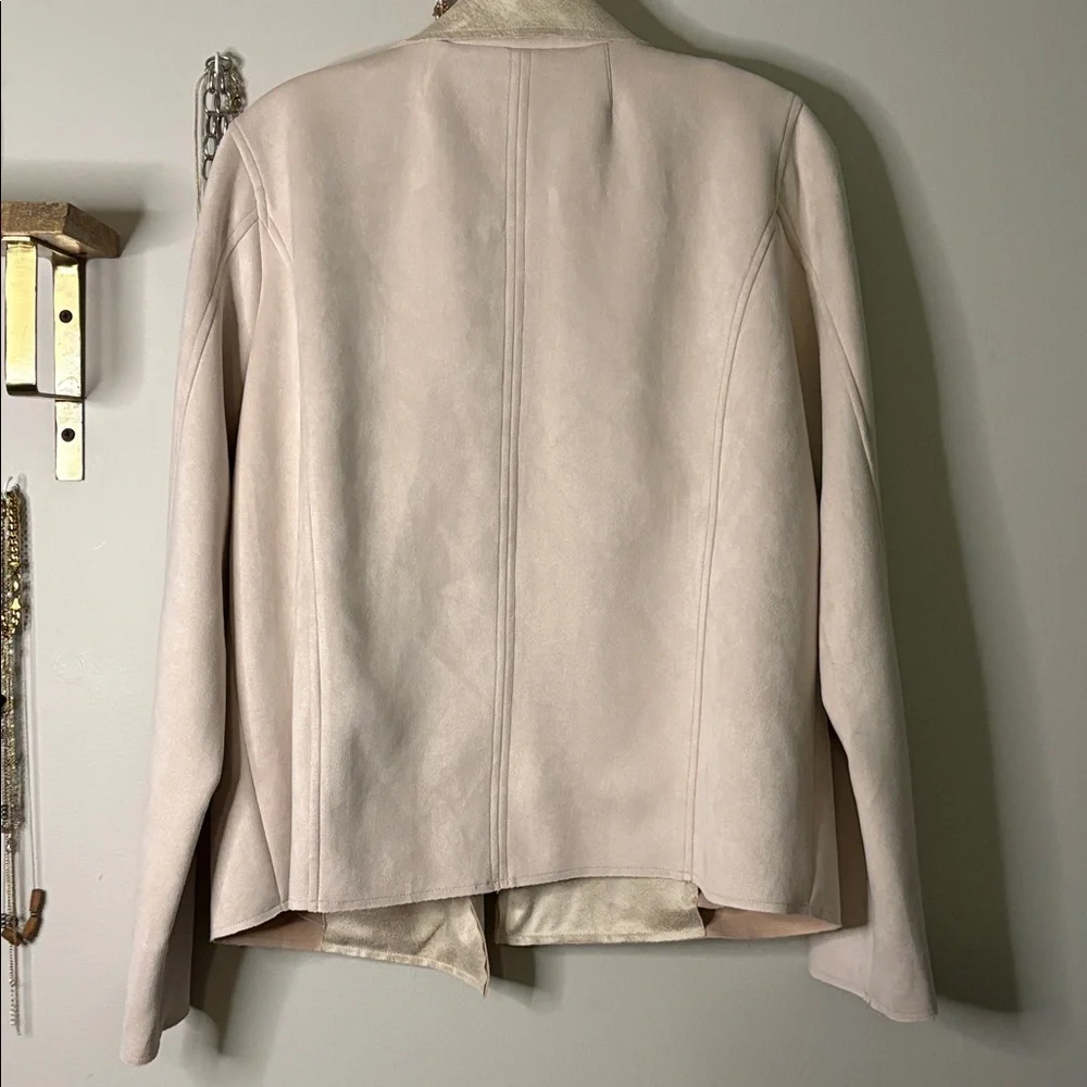Hem & Thread Cream Textured Jacket extremely soft - Picture 8 of 10